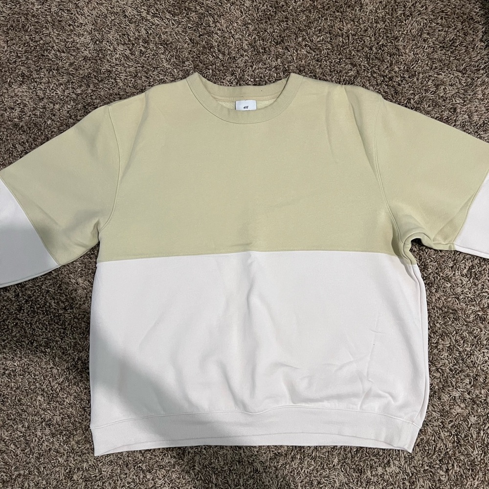 H&M matcha green crewneck